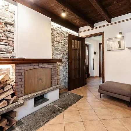 La Casa Sul Fiume Apartment *