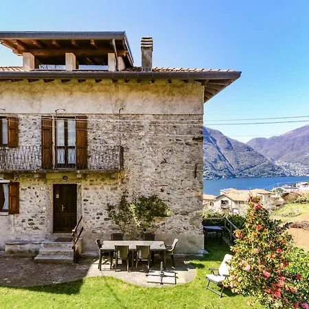 La Casa Sul Fiume * Nesso